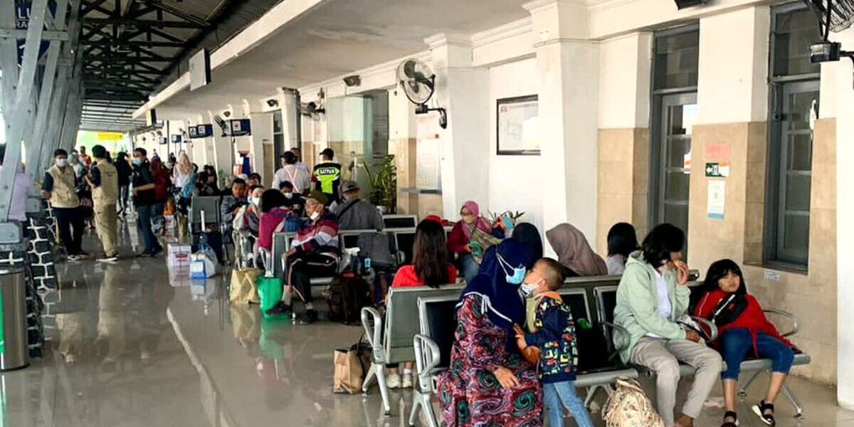 stasiun blitar